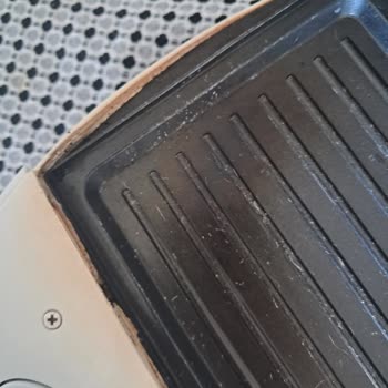 Awox Rapid Mini Tost Makinesi Plastikleri Eridi, Tost Yapılamıyor