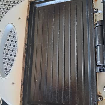 Awox Rapid Mini Tost Makinesi Plastikleri Eridi, Tost Yapılamıyor