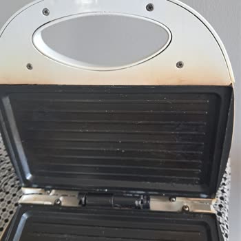 Awox Rapid Mini Tost Makinesi Plastikleri Eridi, Tost Yapılamıyor