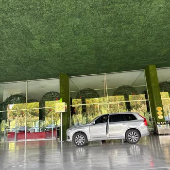 Otel Odasında Para Kaybı Ve İlgisiz Resepsiyon