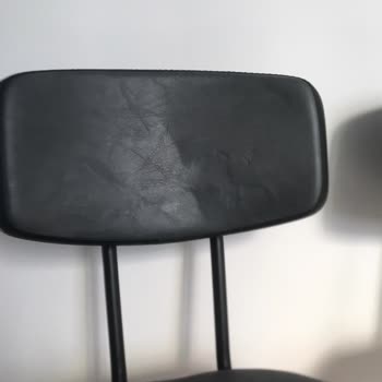 Kullanılmayan Sandalyelerin Derisi Kabardı, Garanti Kapsamında Destek Alamadık