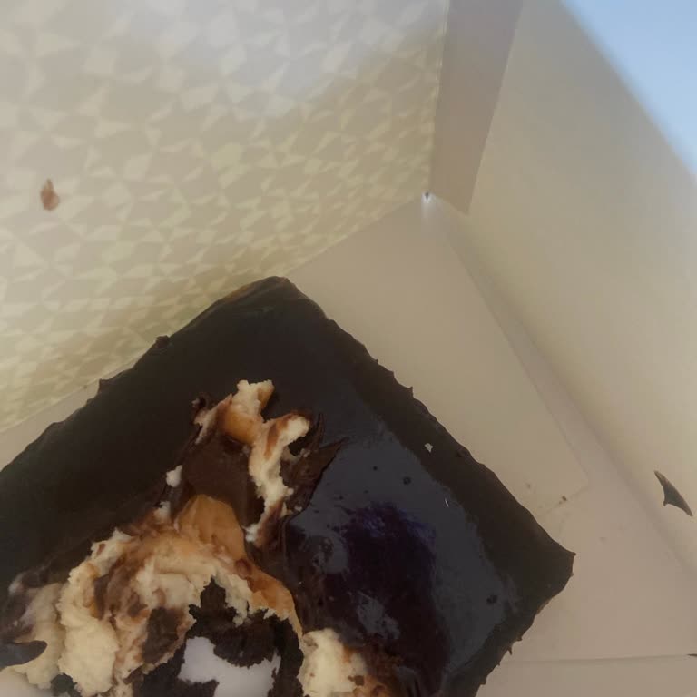 Starbucks'tan Bozuk Peynirli Tatlı Hayal Kırıklığı