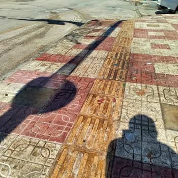 Pazar Sonrası Kaldırımların Yıkanmaması Kötü Koku Ve Kirlilik