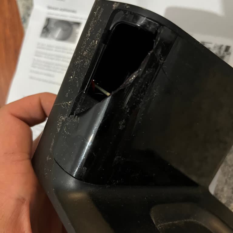 Media Markt Onarım Sonrası Robot Süpürge Şarj Ünitesi Kırık Geldi