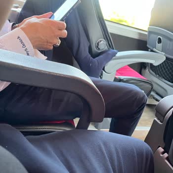 Otobüs Yolculuğunda Kaptanın Ayakkabı Çıkarmasıyla Yaşanan Rahatsızlık