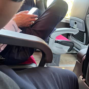 Otobüs Yolculuğunda Kaptanın Ayakkabı Çıkarmasıyla Yaşanan Rahatsızlık