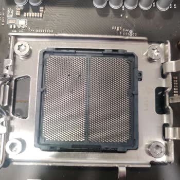 Garantiye Gönderilen Anakart İçin Ücret Talebi Ve Eksik Bilgilendirme