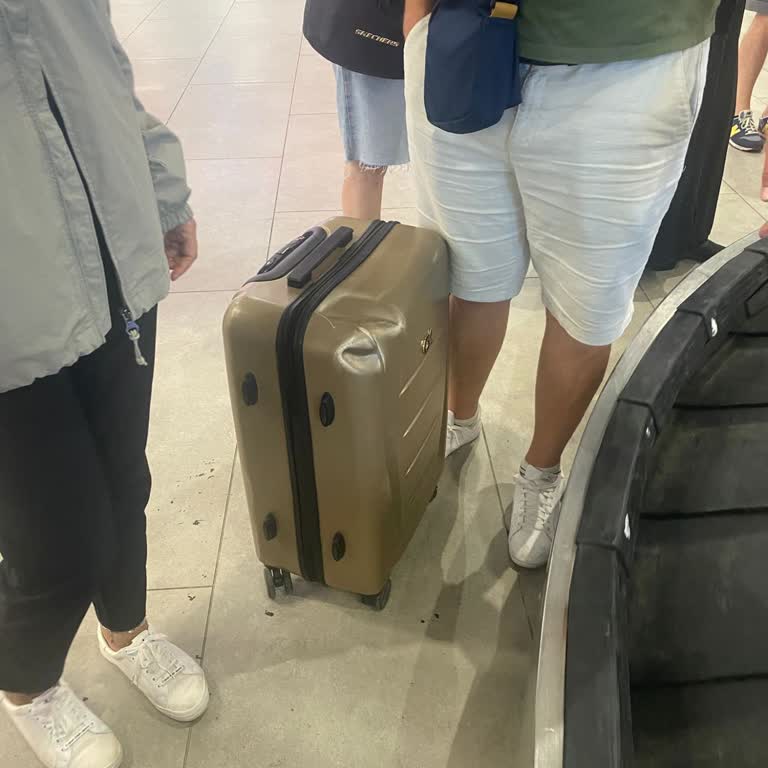 Sunexpress Uçuşunda Valizim Kırıldı Hasar Karşılanmadı