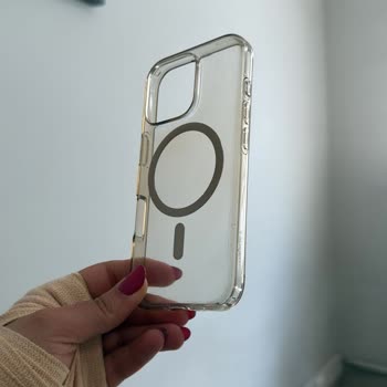 Sararmaya Karşı Dayanıklı Denilen Spigen Kılıf 5 Ayda Sarardı, Garanti Desteği Hayal Kırıklığı