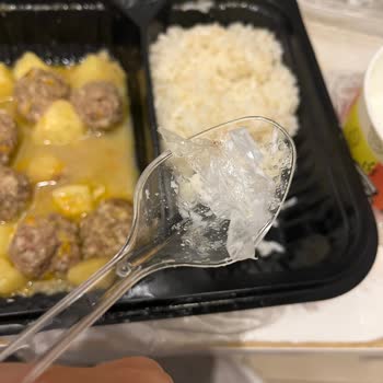 Karaca Lokantası Cacığın İçinden Poşet Çıkması Büyük Hayal Kırıklığı Yarattı