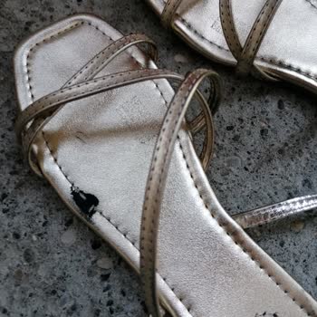 LCW'den Aldığım Sandalet İlk Kullanımda Hemen Bozuldu