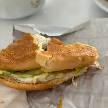 Küflü Hamburger Ekmeği Ve Yetersiz Çözüm