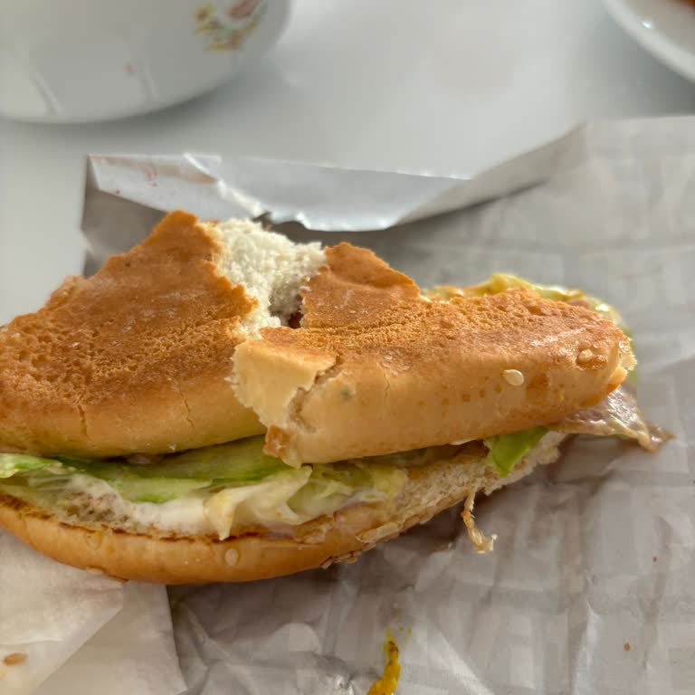 Küflü Hamburger Ekmeği Ve Yetersiz Çözüm