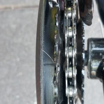 Serraro Bisiklet Orta Pedal Dişlisi Yamuk Dönüyor