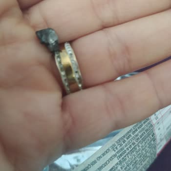 Çikolatanın İçinden Taş Çıkmasıyla Hayal Kırıklığı