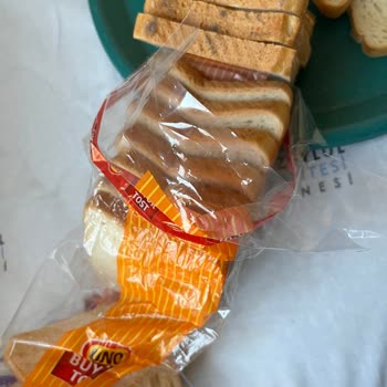 Hastaneye Gönderilen Küflü Ekmekle Karşılaştım