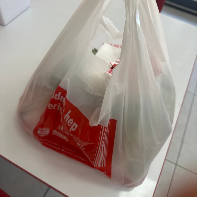 Bayat Ve Kalitesiz Ürün, İlgisiz Müşteri Hizmeti