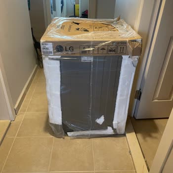 Çamaşır Makinesi Teslimatında Kötü Paketleme Ve Dağılan Köpükler