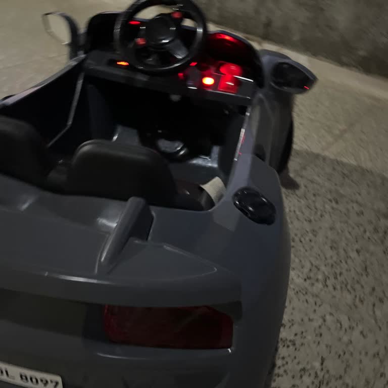 Ebebek Dolu Daytona Akülü Araba Tutukluluk Yapıyor