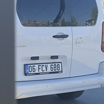 Kargo Şoförünün Tehlikeli Ve Saygısız Davranışları