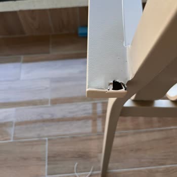 Yeni Alınan Bahçe Koltuğu Kırık Ve Kirli Teslim Edildi Müşteri Mağdur