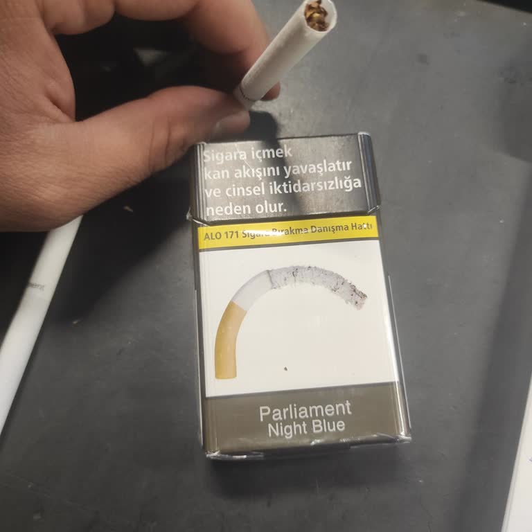 Parliament Night Blue Sigaralarda Tütün Dökülmesi Ve Kısa Kullanım Süresi Sorunu