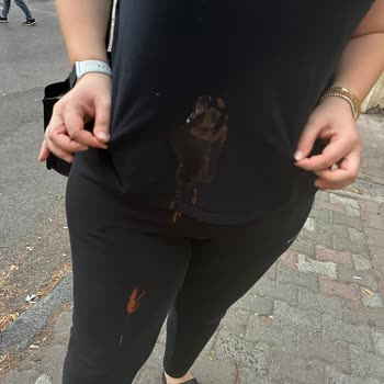 Şok Markette Çamaşır Suyu Dökülmesi Sonucu Kıyafetlerim Zarar Gördü