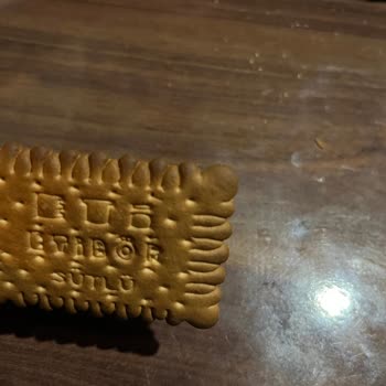 Eti Çifte Kavrulmuş Bisküvi Yanık Ve Tüketilemeyecek Durumda