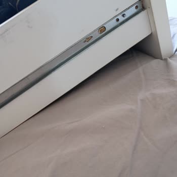 Dolap Çekmecesi Kısa Sürede Arızalandı, Destek Sağlanmadı