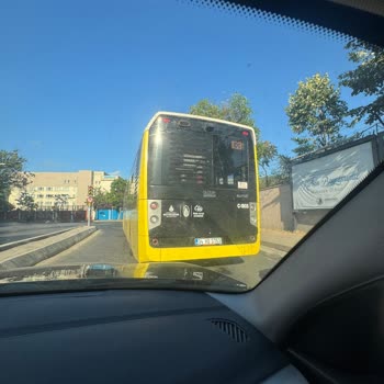 Otobüs Şoförünün Yol Ortasında Durması Mağduriyet Yarattı