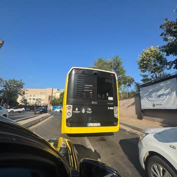 Otobüs Şoförünün Yol Ortasında Durması Mağduriyet Yarattı