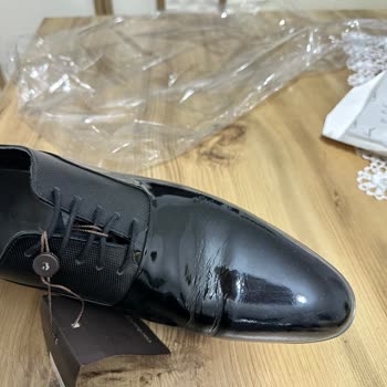 Düğün Öncesi Bana Kullanılmış Ve Hasarlı Ayakkabı Gönderildi, Mağdur Oldum