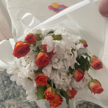 Hayal Kırıklığı Yaratan Solmuş Ve Eksik Çiçek Teslimatı