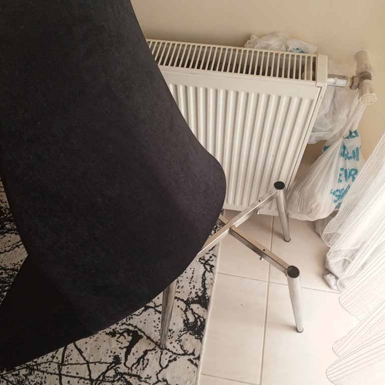 Aldığım Mutfak Masası Sandalyesi Yamuk Geldi, Firma İlgisiz Ve Saygısız