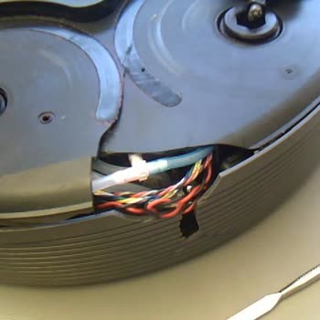 Servisten Kırık Dönen Robot Süpürge İçin Mağazada Kutuyu Açtırmadılar