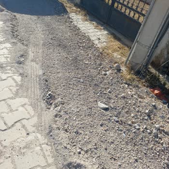 Türk Telekom'un Yol Çalışması Sonrası Moloz Sorunu Ve İlgisizlik