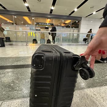 Kırık Teslim Edilen Bagaj Ve Çözümsüz Müşteri Hizmetleri Mağduriyeti