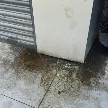 BİM Mağazasının Gece Sevkiyatı Ve Temizlik Sorunları