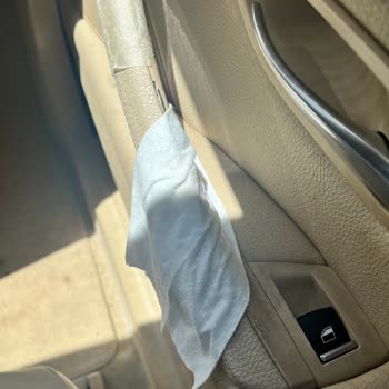 BMW F10 Kapı Kollarında Soyulma Ve Yapışma Sorunu