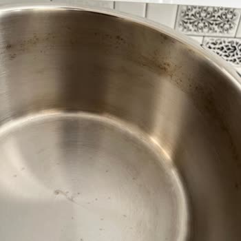 Korkmaz Alia Tencere Setinde Leke Oluştu