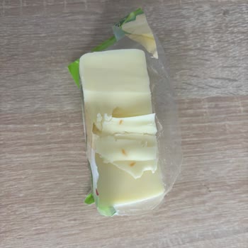 Aldığım Kaşarın İçinde Kırmızı Yabancı Maddeyle Karşılaştım