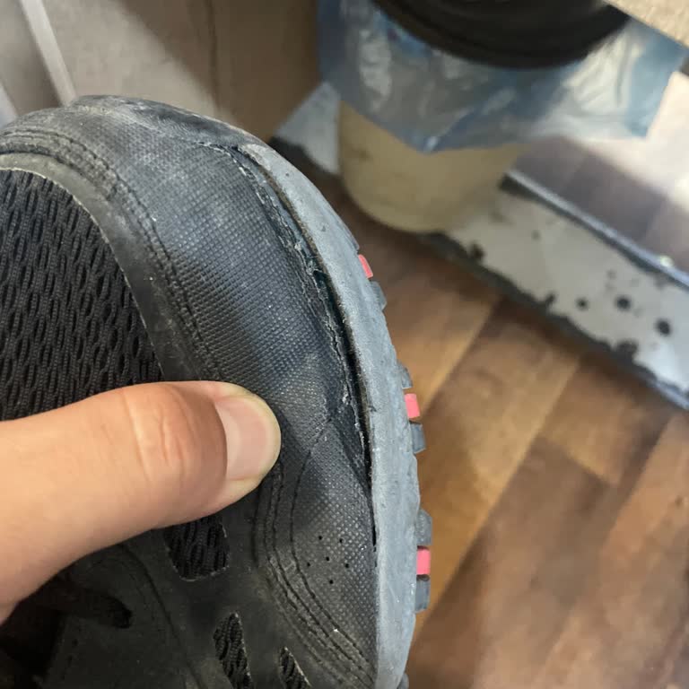 9 Ayda Açılan Skechers Ayakkabı Burunları