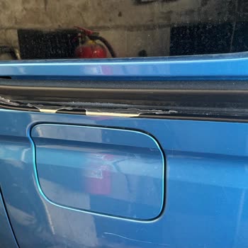 Garanti Biter Bitmez Kapı Rayında Boya Atması Ve Yüksek Onarım Ücreti