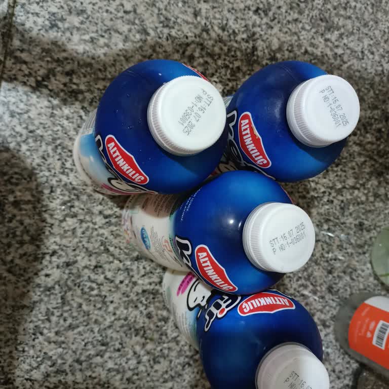 Son Kullanma Tarihi Geçmemiş Kefirlerin Şişmesi Ve Ekşimesi