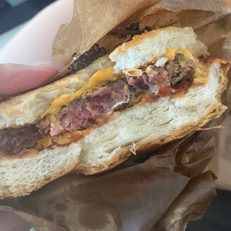 Soğuk Ve Çiğ Hamburger Şoku