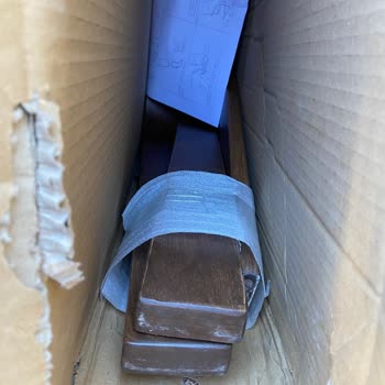 Kelebek Markasından Alınan Koltuklar Geç Teslim Edildi Ve Hasarlı Geldi