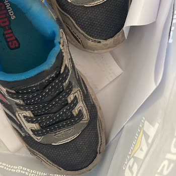 Skechers Kısa Sürede Dikişleri Patlayan Ayakkabılarda Değişim Reddi Şaşkınlığı