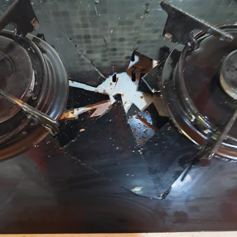 Luxell Ocak Camı Kendiliğinden Çatladı, Servis Ücreti Mağduriyeti