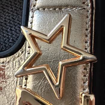 Kılıfın Hızla Deforme Olması Ve Müşteri Hizmetlerinin Yetersizliği