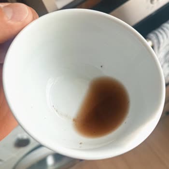 Küflü Kokan Kahve Çekirdekleri Ve Bozulmuş Tat Deneyimi